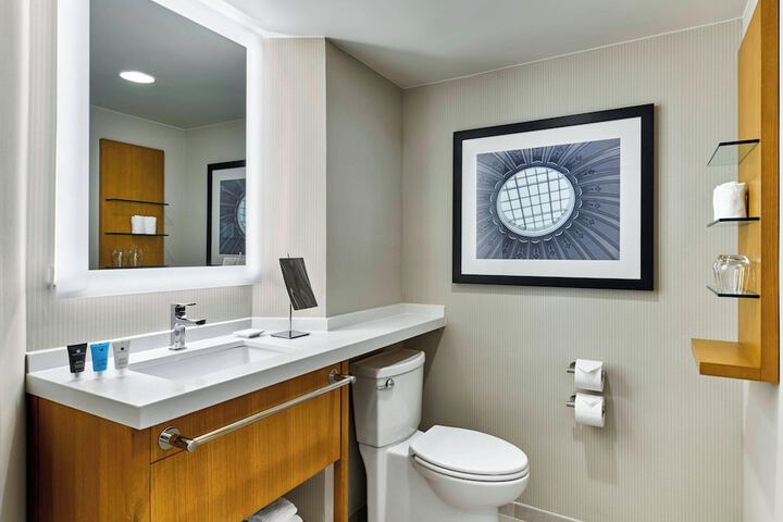 Room 15 of 40
