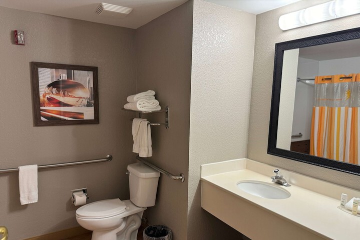 Room 33 of 45