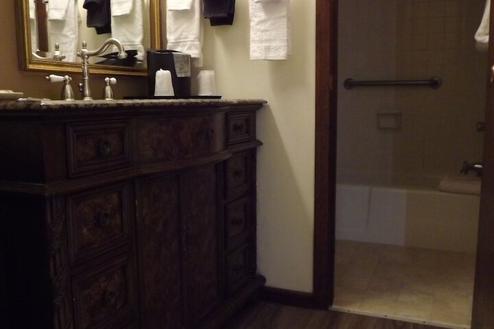 Room 51 of 175