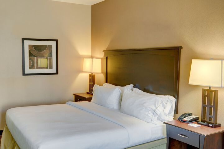 Holiday Inn Express Hotel & Suites Huntsville by IHG