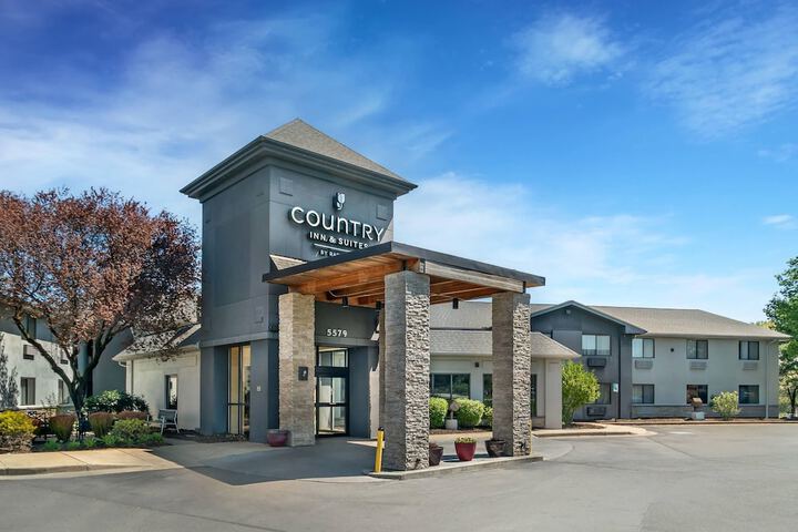 Country Inn & Suites by Radisson Frederick, MD