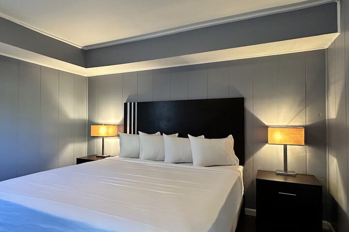 Room 13 of 22