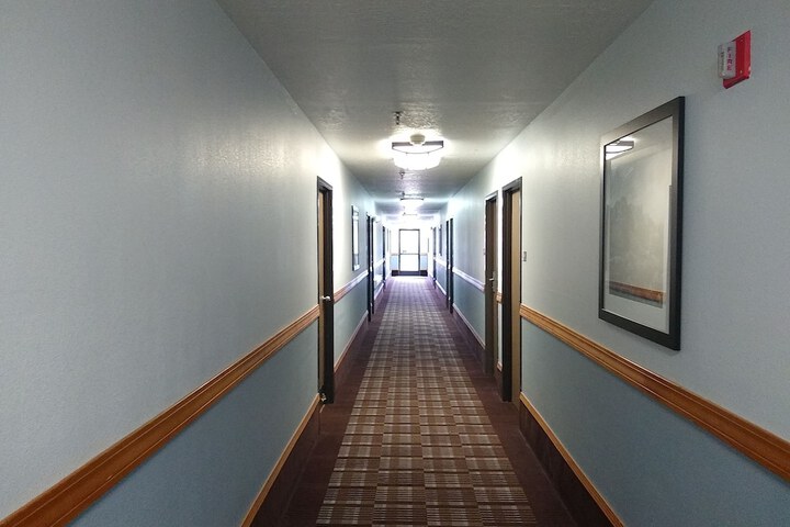 Ballroom/Hall 24 of 27