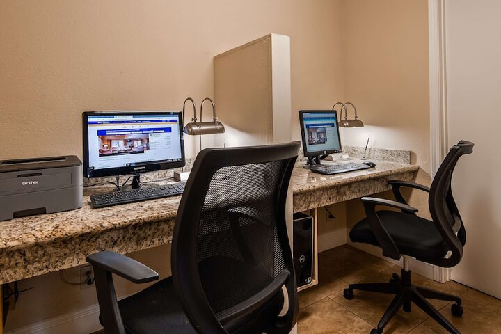 Business Center 14 of 14