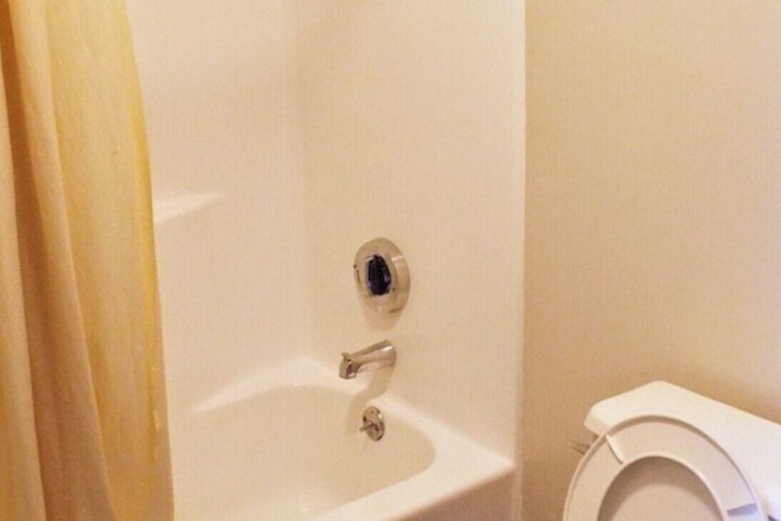 Room 14 of 33