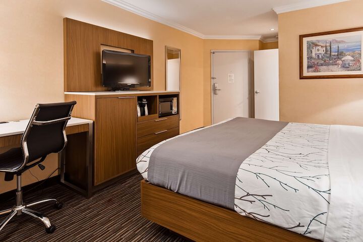 Room 31 of 34