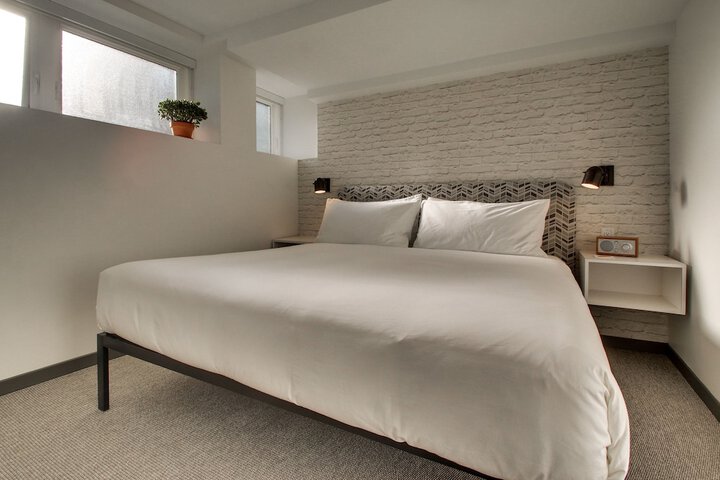 Room 43 of 111