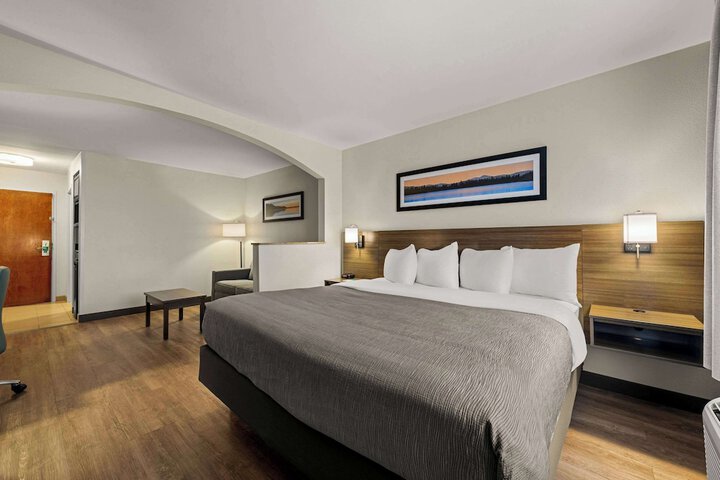 Quality Inn & Suites Matthews - Charlotte