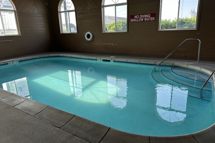 Pool 6 of 33