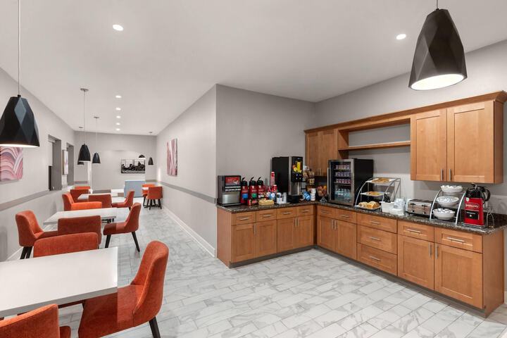 Ramada by Wyndham Kenner / New Orleans Airport South