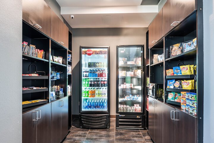 Holiday Inn & Suites Silicon Valley - Milpitas by IHG