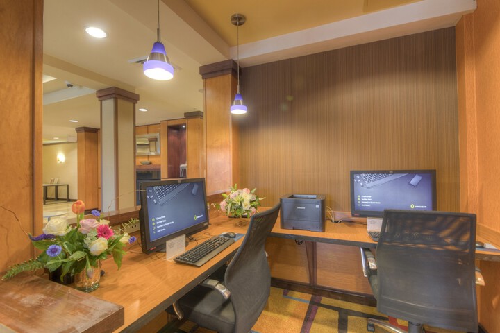 Business Center 36 of 37