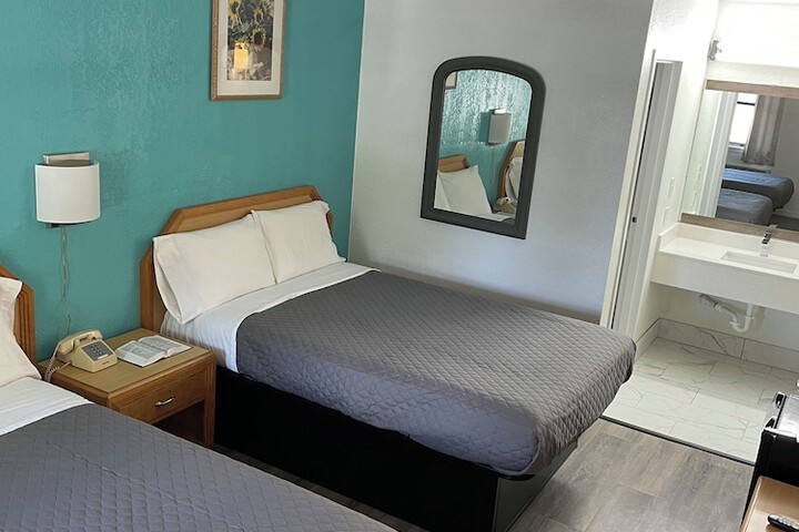Room 17 of 18