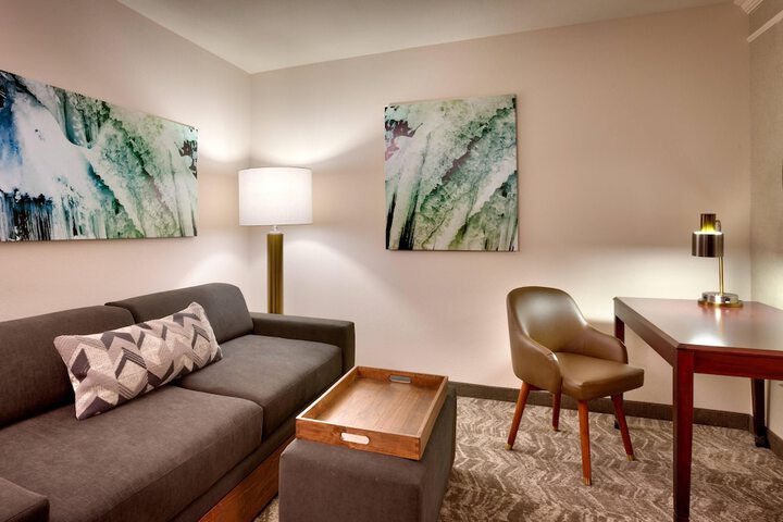Room 13 of 20