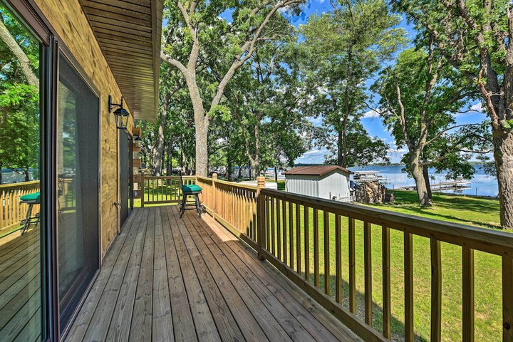 Spacious Pearl Lake Retreat w / Yard & Private Dock