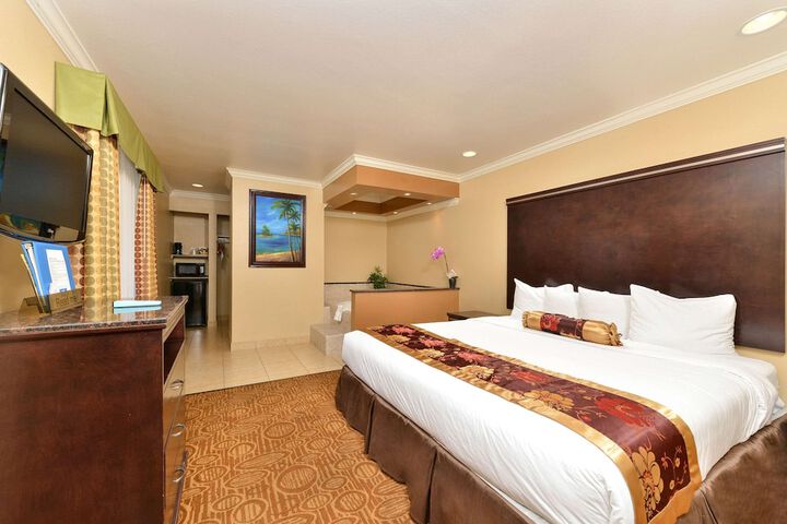 Room 32 of 40
