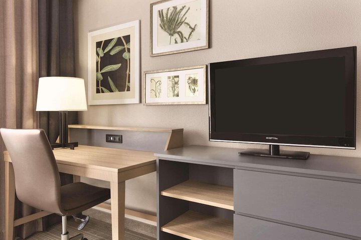 Country Inn & Suites by Radisson Fresno North, CA