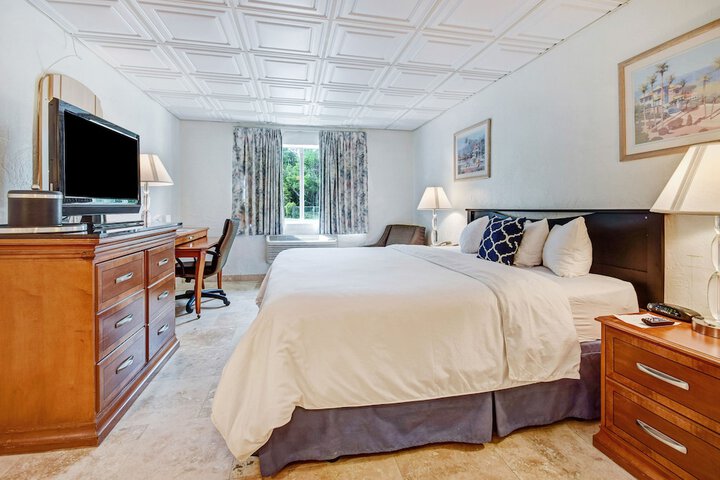 Room 14 of 24