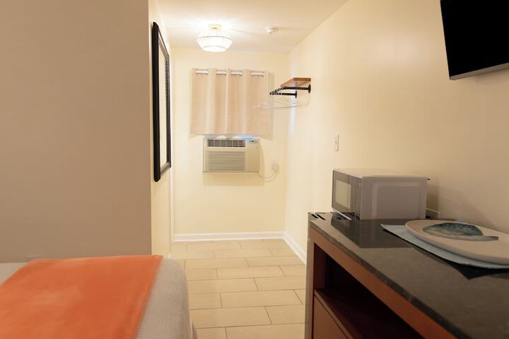 Broadway Court Motel