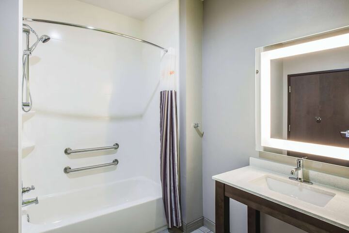 Room 16 of 30