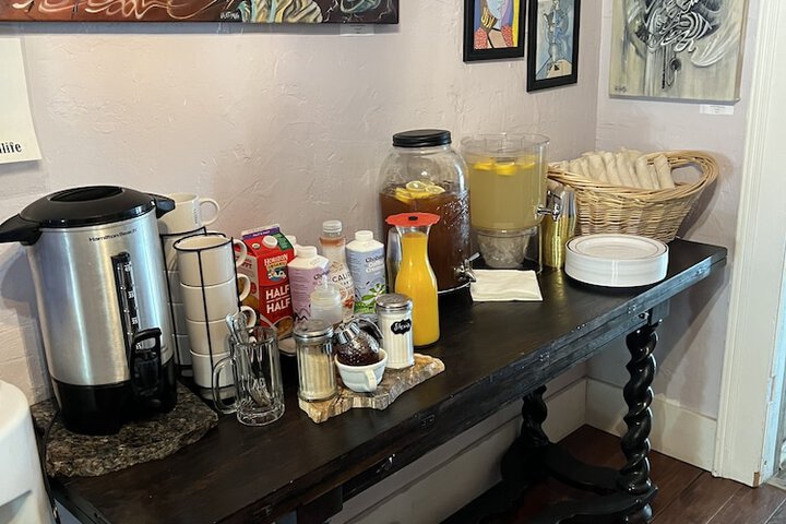 Breakfast/Coffee Service 100 of 109