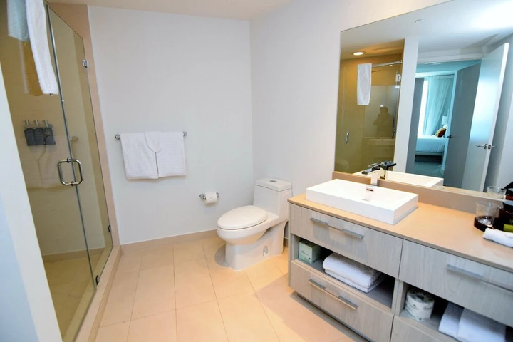 Hyde-1508 / Incredible Ocean View 2 Bed 2 Bath