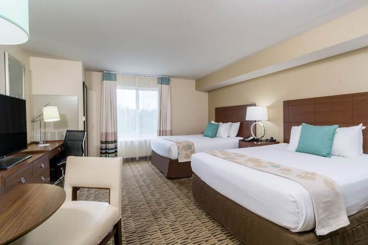 Hawthorn Suites by Wyndham Wheeling at the Highlands