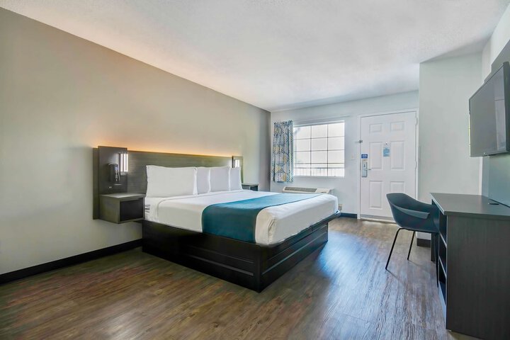 Room 21 of 30