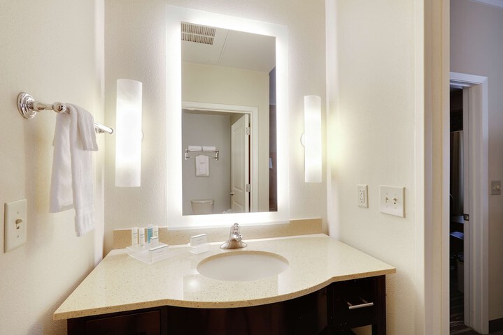Room 28 of 46