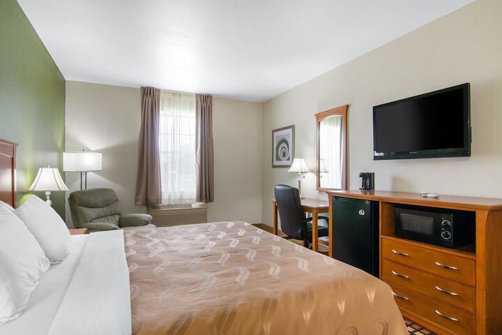 Room 18 of 28