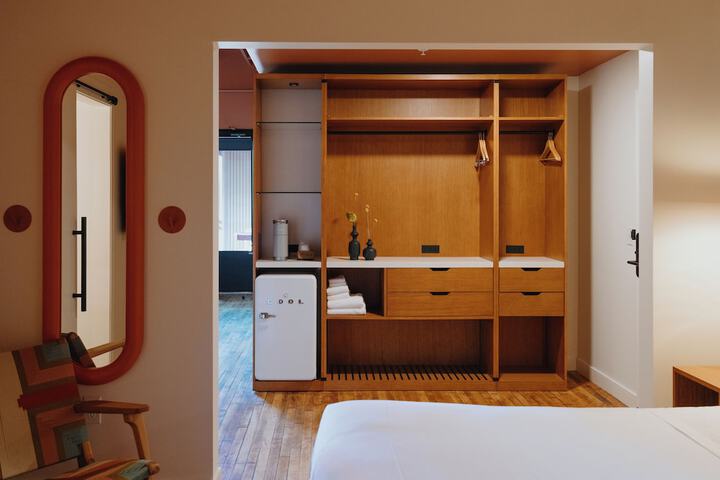 Room 50 of 115