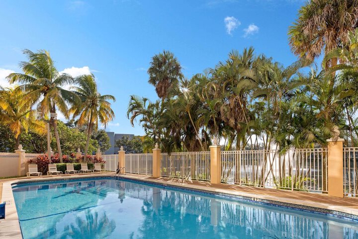 Pool 5 of 30