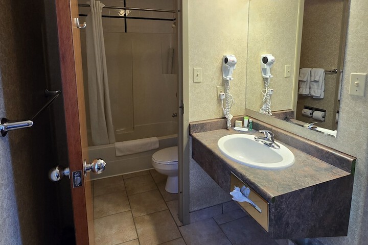 Room 20 of 33