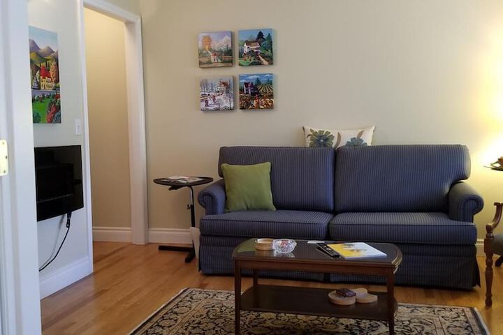 Room 5 of 33