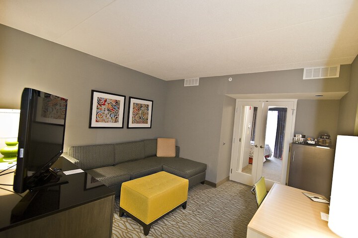 Room 10 of 28
