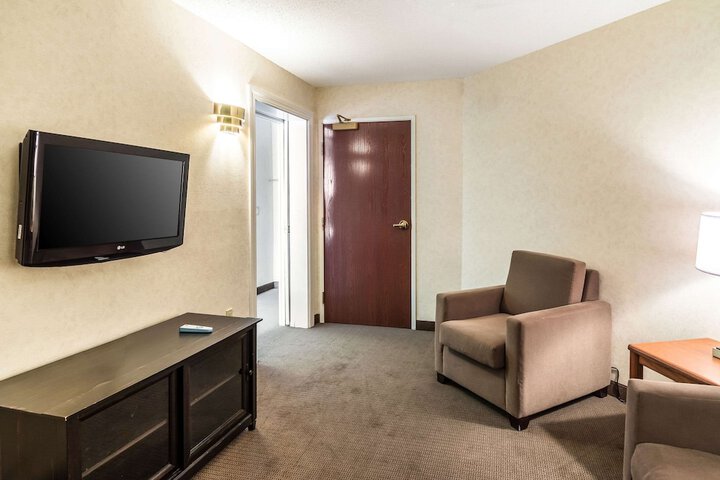 Room 40 of 61