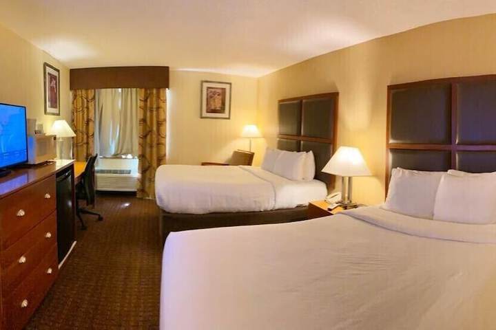 Room 12 of 19