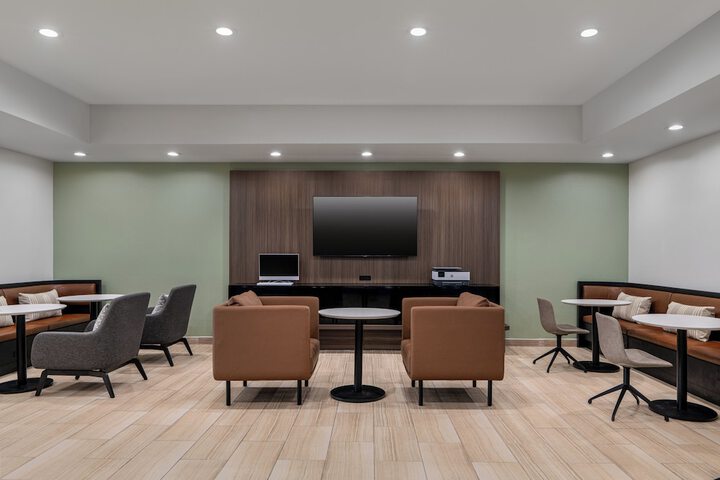 Business Center 45 of 45