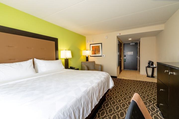 Room 47 of 79