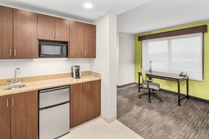 Room 13 of 60
