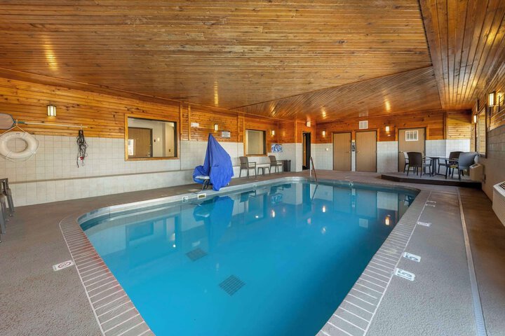 Pool 6 of 37