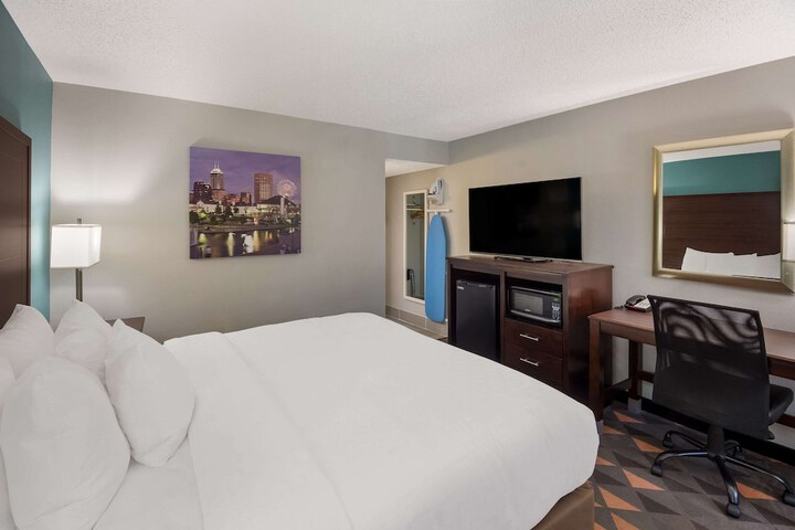 Room 30 of 44
