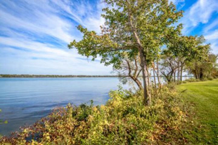 Niagara Falls Lakeview house