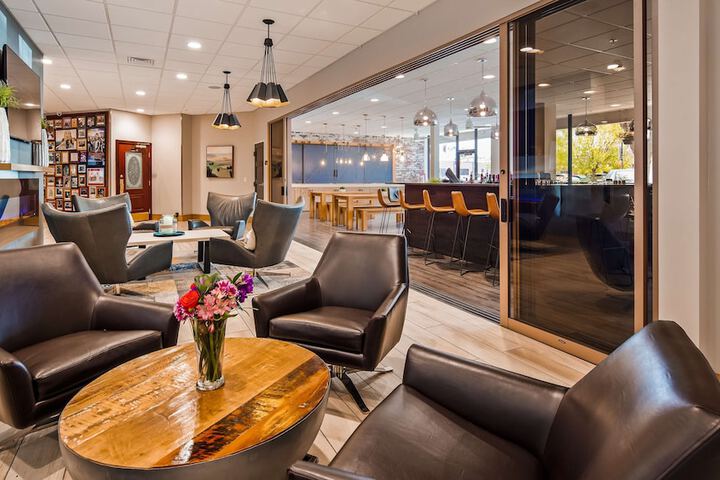 The Rushmore Hotel & Suites BW Premier Collection