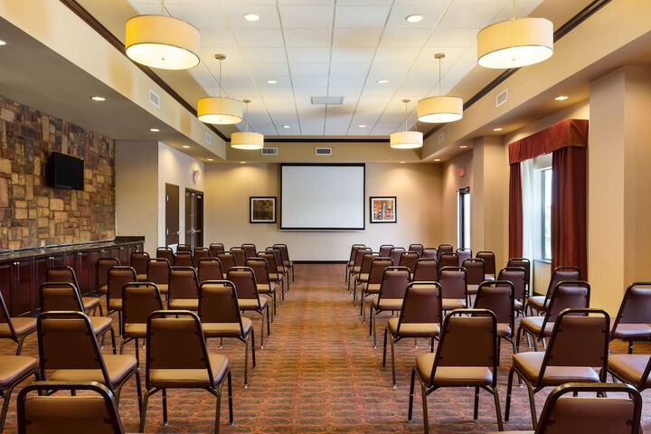 Hampton Inn & Suites Mission
