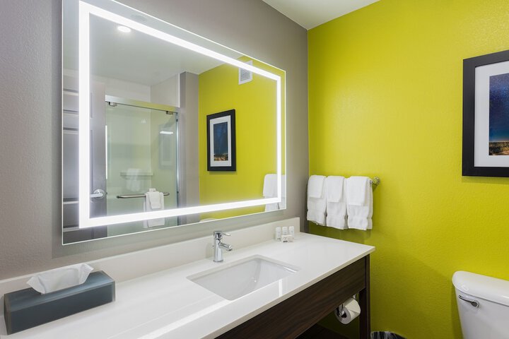 Room 15 of 27