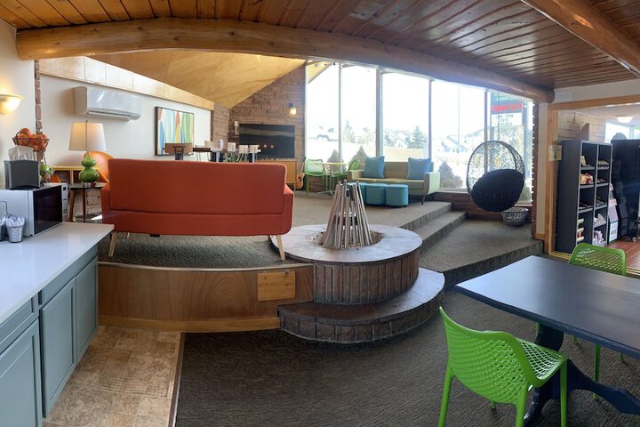 Hotel Interior 77 of 137