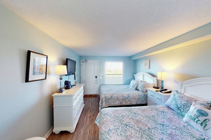 Litchfield Beach & Golf Resort