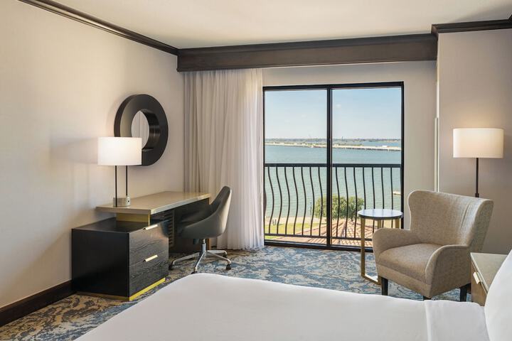 Hilton Dallas / Rockwall Lakefront