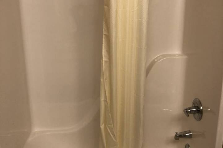 Hawthorn Extended Stay by Wyndham Milwaukee Airport